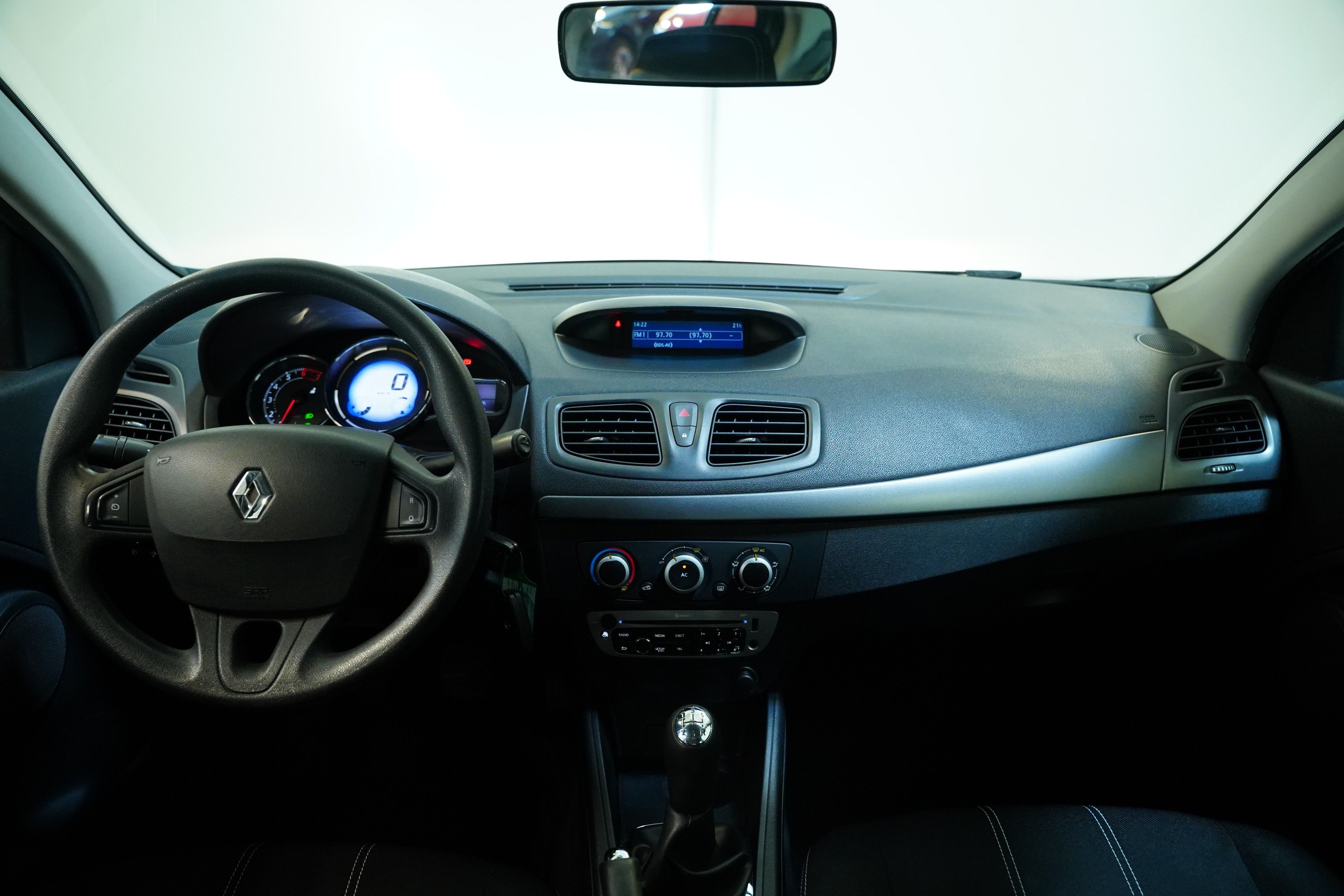 Renault Fluence, 1.6i 16V 82 kW - fotka 5