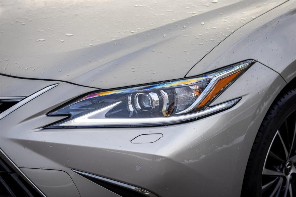 Lexus ES 300h, 300H 2,5 HEV LIMITED EDITION - fotka 6