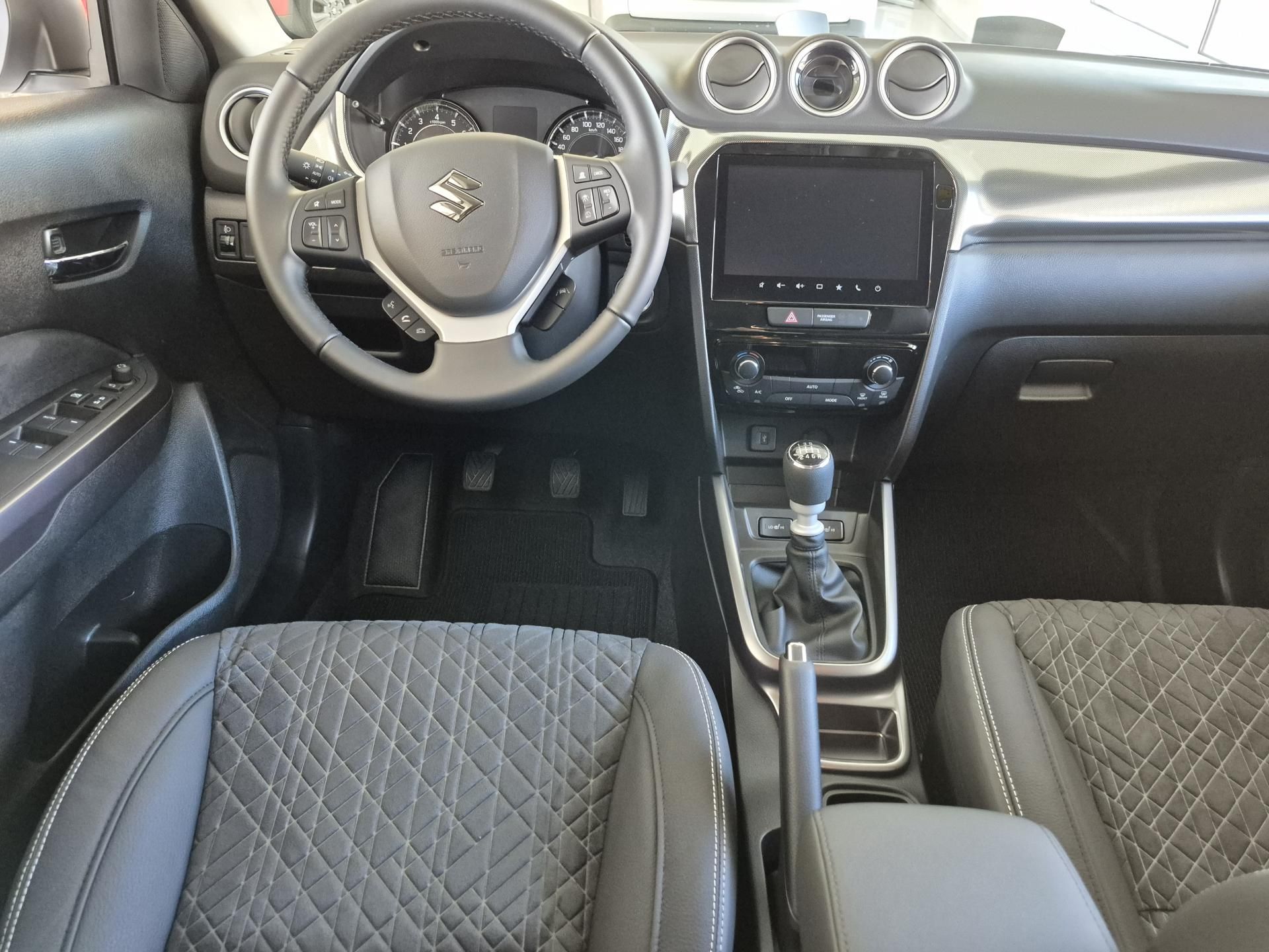 Suzuki Vitara, 1,4 Elegance Hybrid - fotka 5