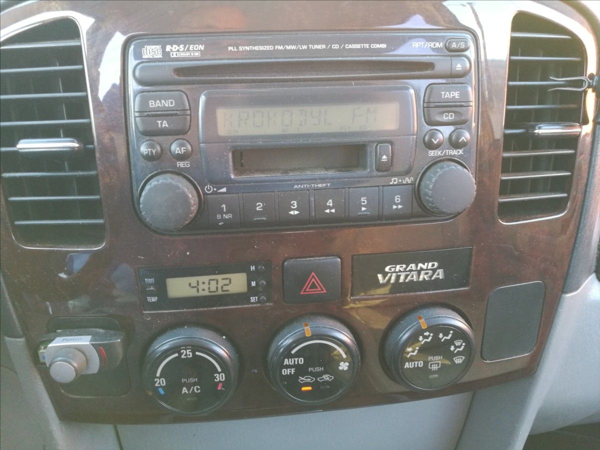 Suzuki Grand Vitara, 2,0 TD XL-7 - fotka 6