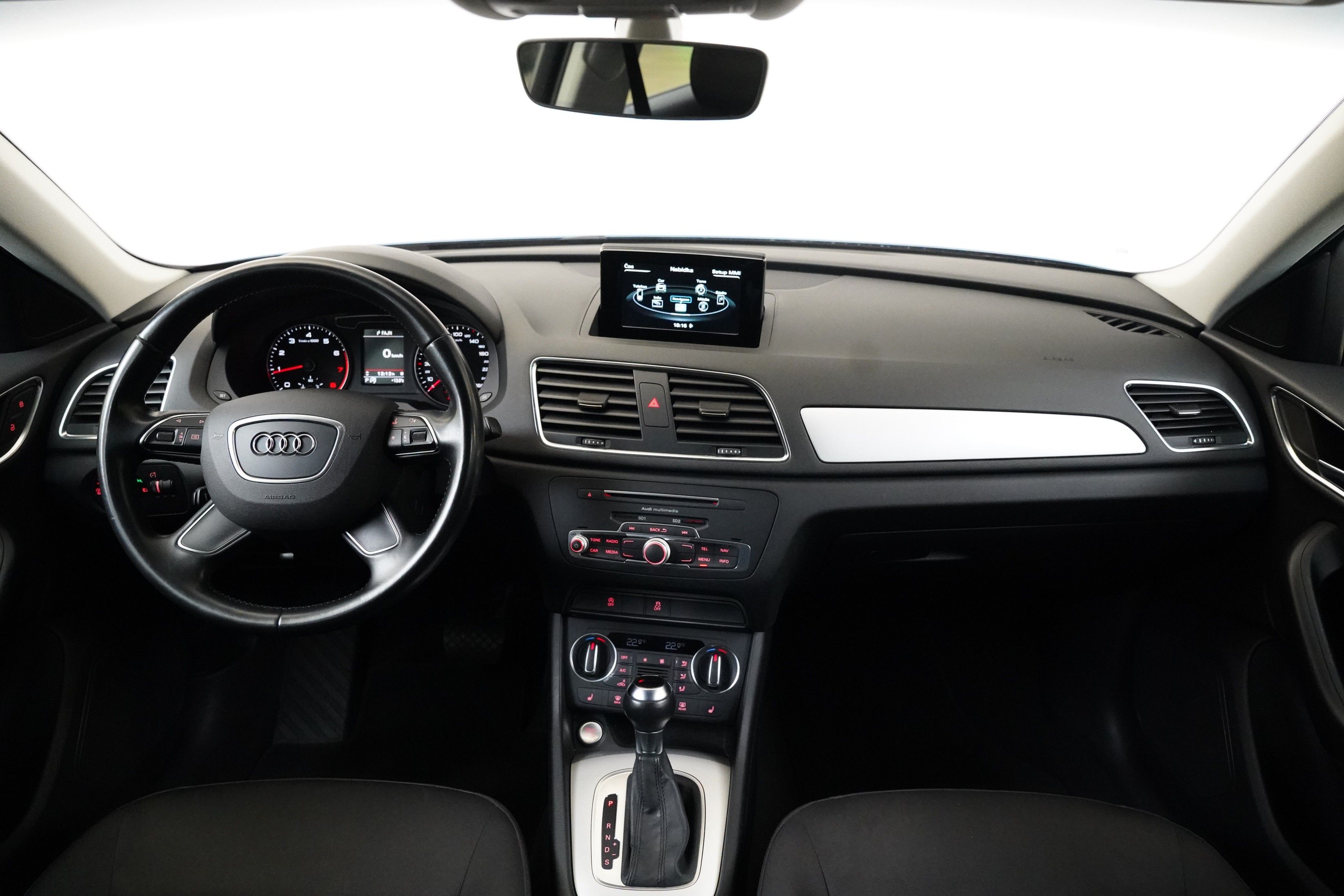 Audi Q3, 1.4 TFSI 110 kW Comfort - fotka 5