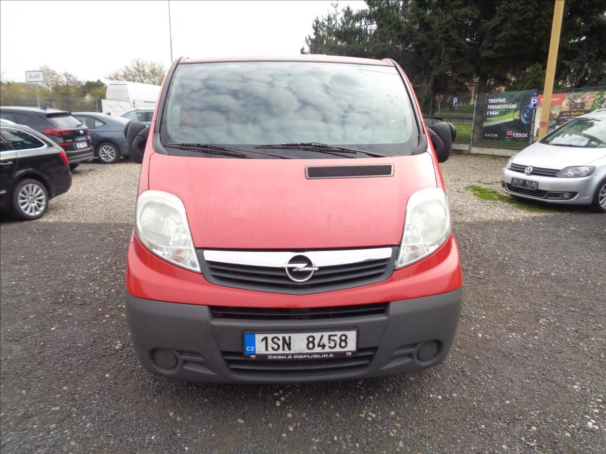 Opel Vivaro, 2,0        Spaní pro dvě osoby - fotka 2