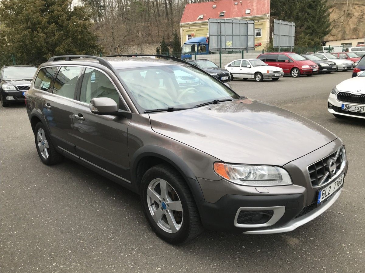 Volvo XC70, 2,4 D5 AWD 6MT - fotka 4