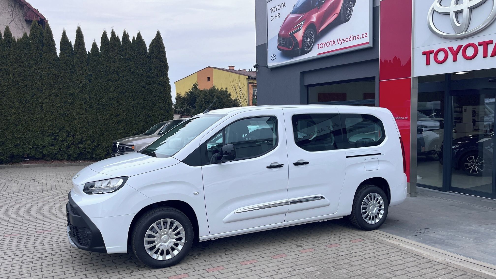 Toyota Proace City Verso, L2 1,2i 110PS Business 5 MÍST - fotka 2