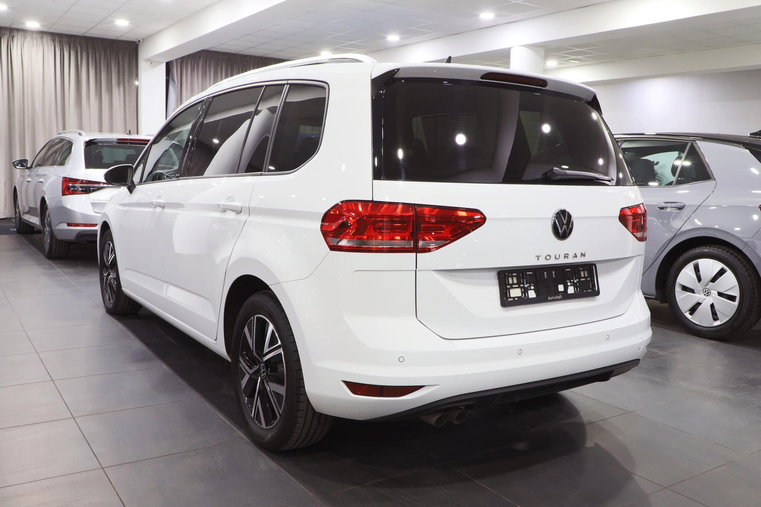 Volkswagen Touran, 2.0 TDI 110kW DSG / 7-Míst - fotka 4