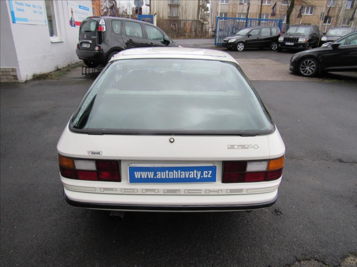 Porsche 924, 2,0 Coupe Targa Automat - fotka 5