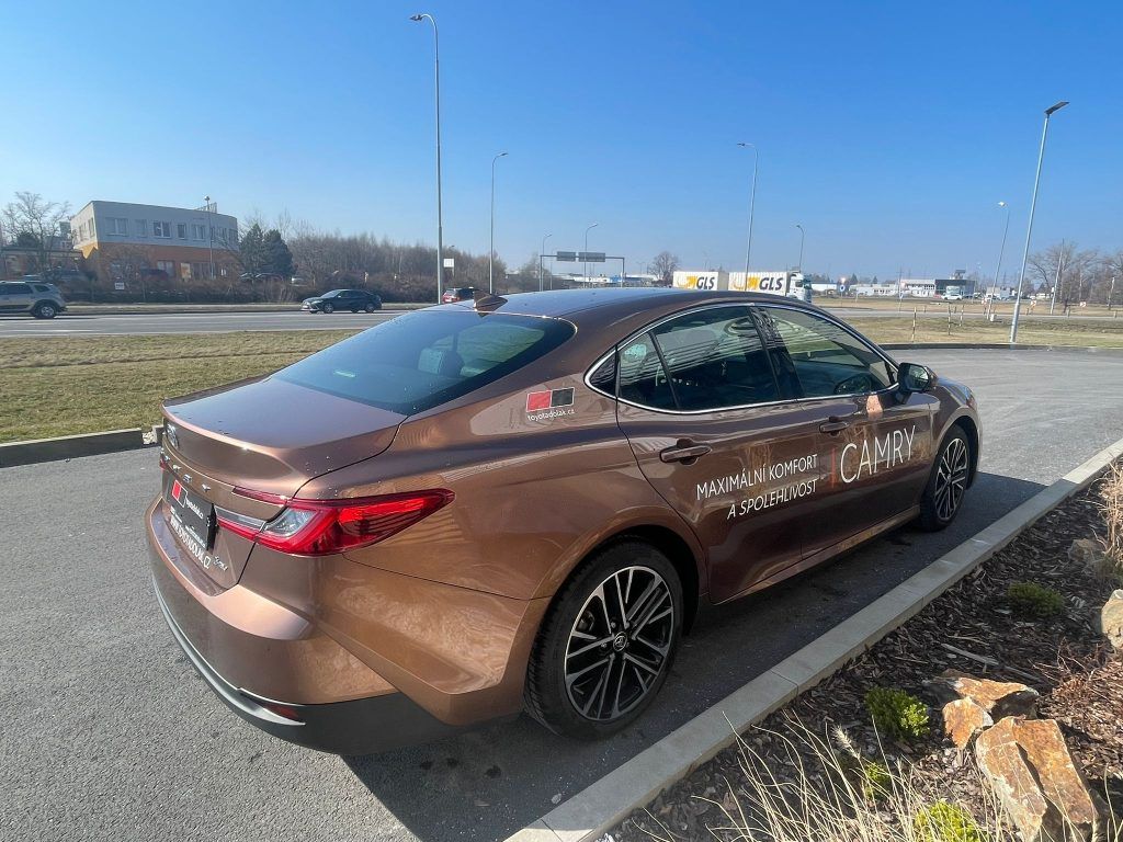 Toyota Camry, 2.5 TNGA HEV automat - fotka 6