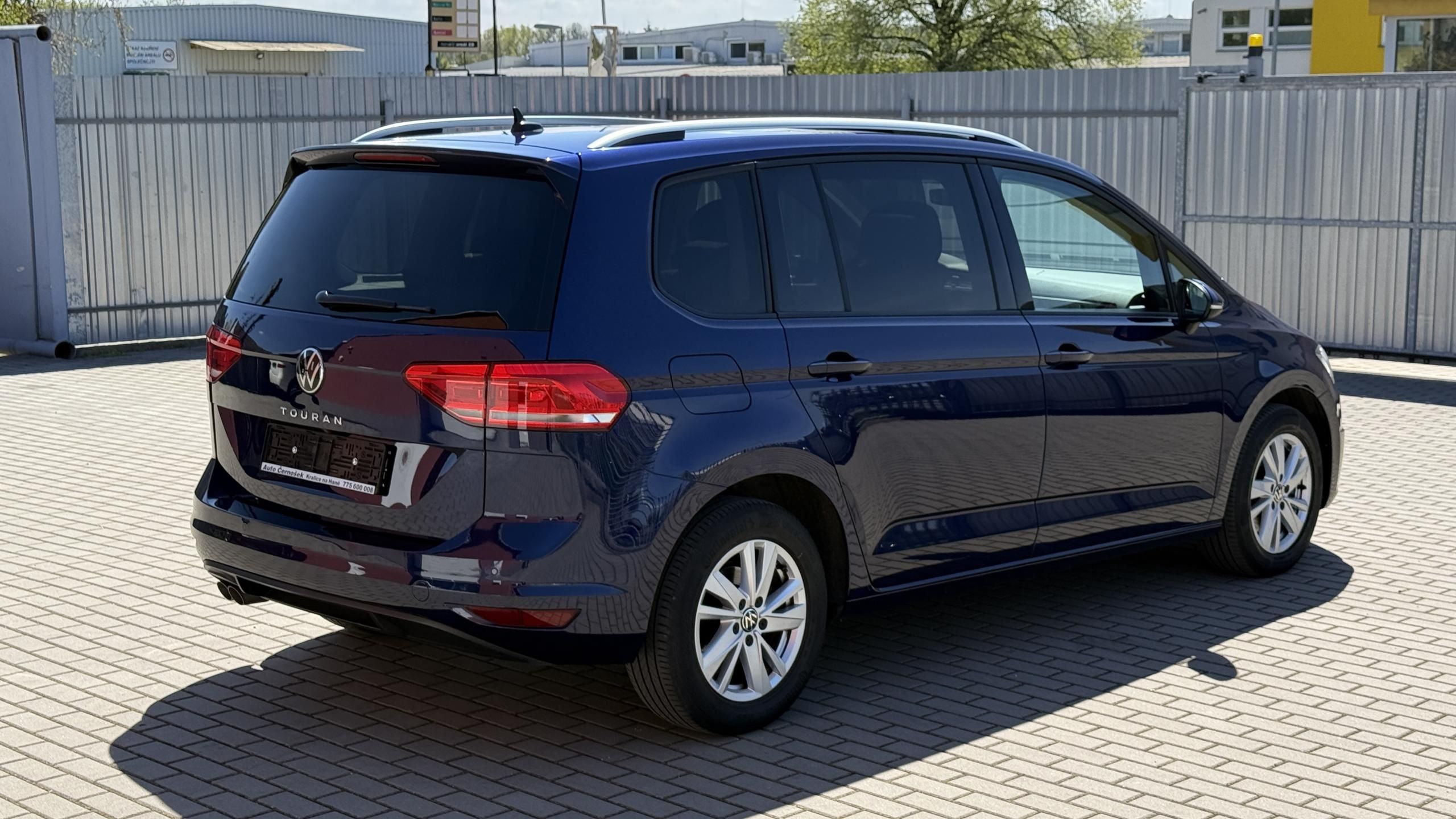 Volkswagen Touran, 2.0TDi*110kW*DSG*7MÍST*STYLE* - fotka 4