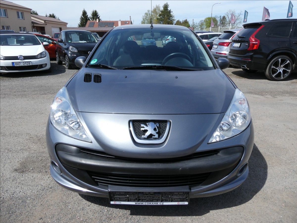 Peugeot 206, 1,4 i 54kW klima, 2x kola - fotka 2