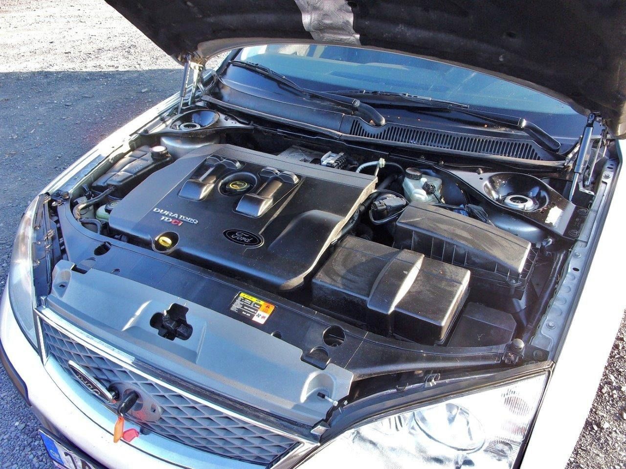 Ford Mondeo - fotka 2