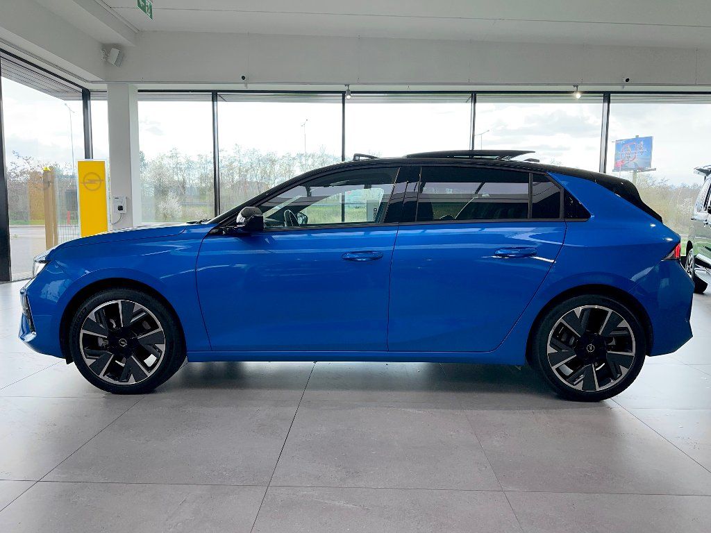 Opel Astra, GS Line Electro 115kW - fotka 2