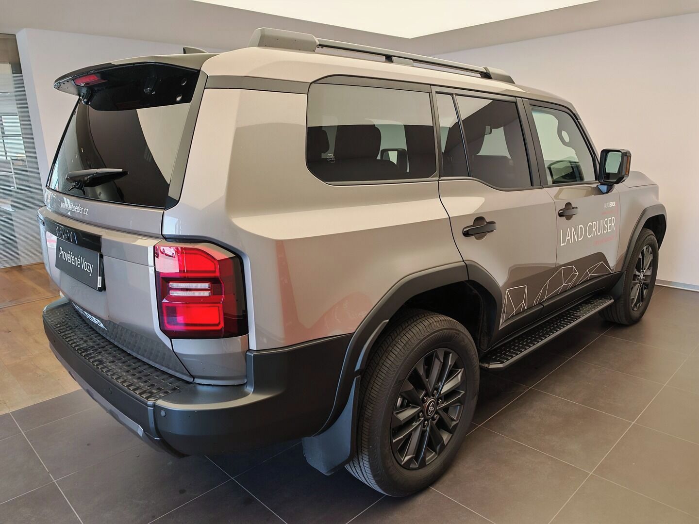Toyota Land Cruiser, 48V MHEV Executive Skyview - fotka 5