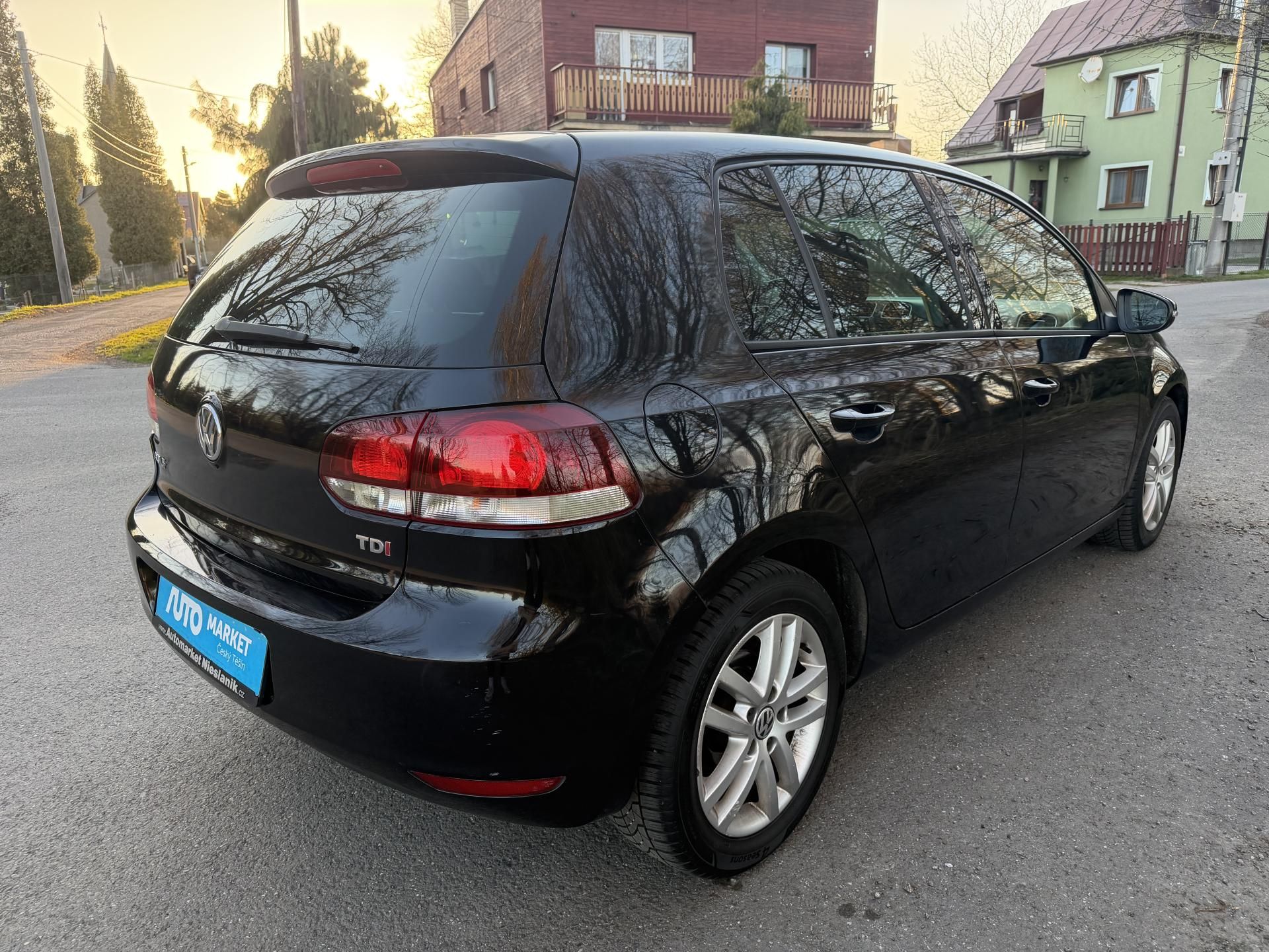 Volkswagen Golf, 1,6 TDi 77kw HIGHline - fotka 5