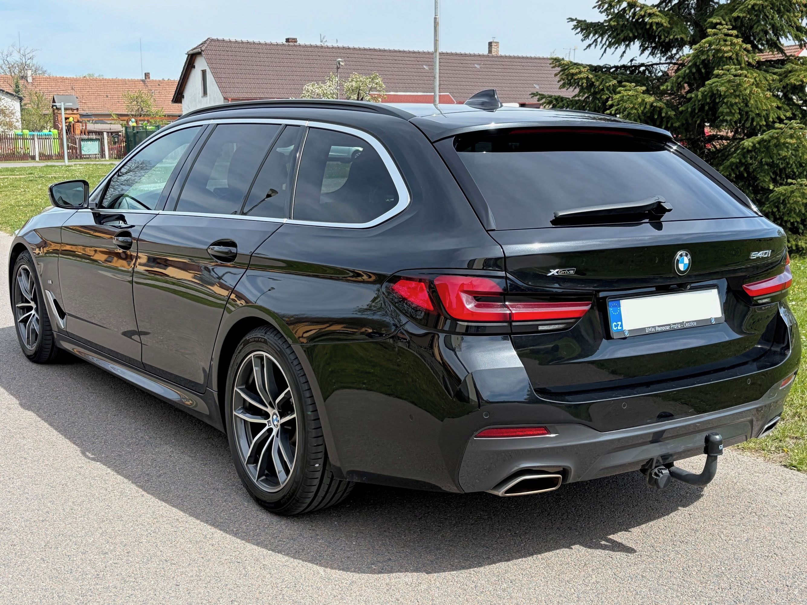 BMW Řada 5, 540i xDrive Msport,tažné,HUD - fotka 5