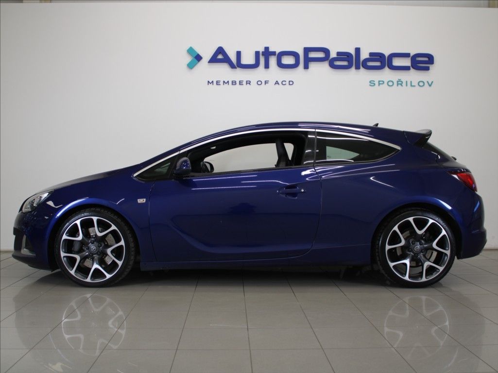 Opel Astra, 2,0 Turbo 280koní OPC Infinity - fotka 5