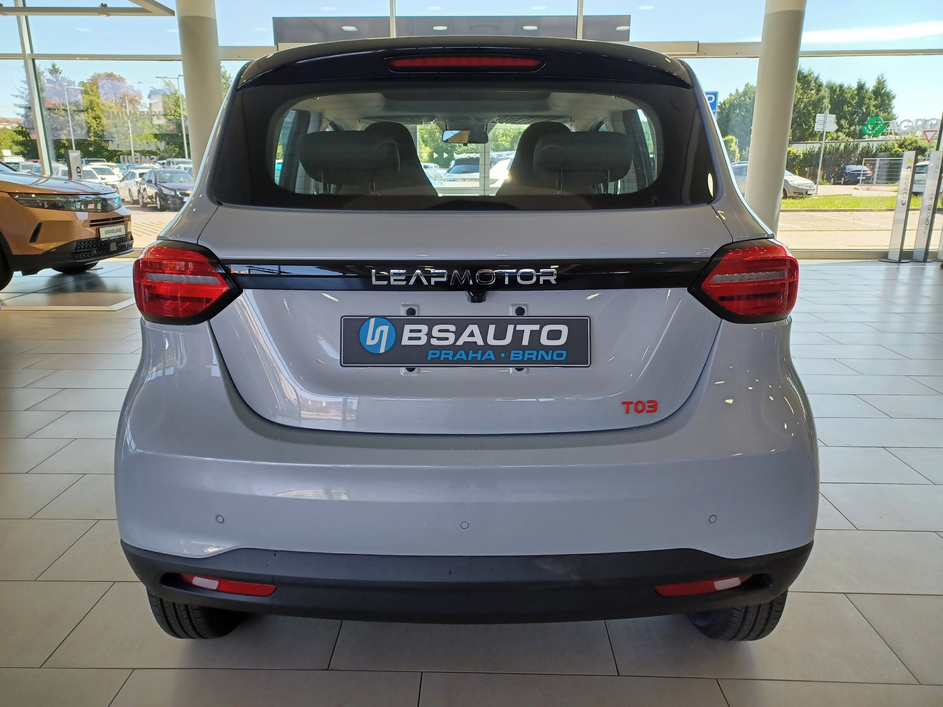 Leapmotor T03, malý mrštný, městský, vůz - fotka 5