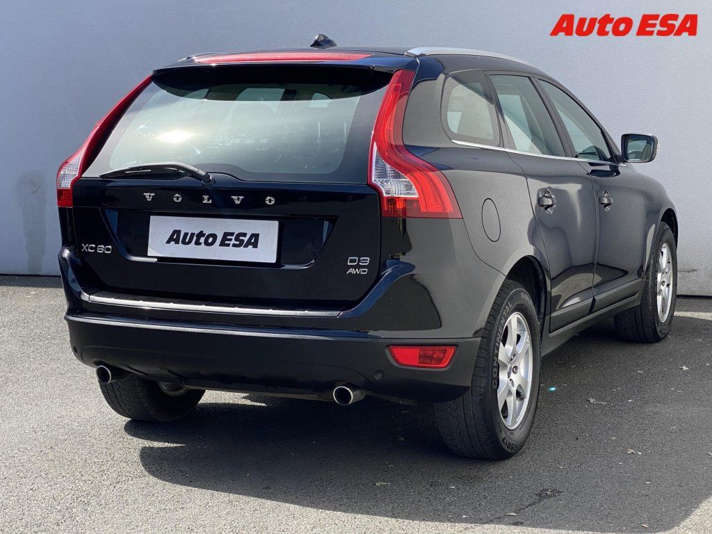 Volvo XC60, 2.4 D3,Summum,AT - fotka 4