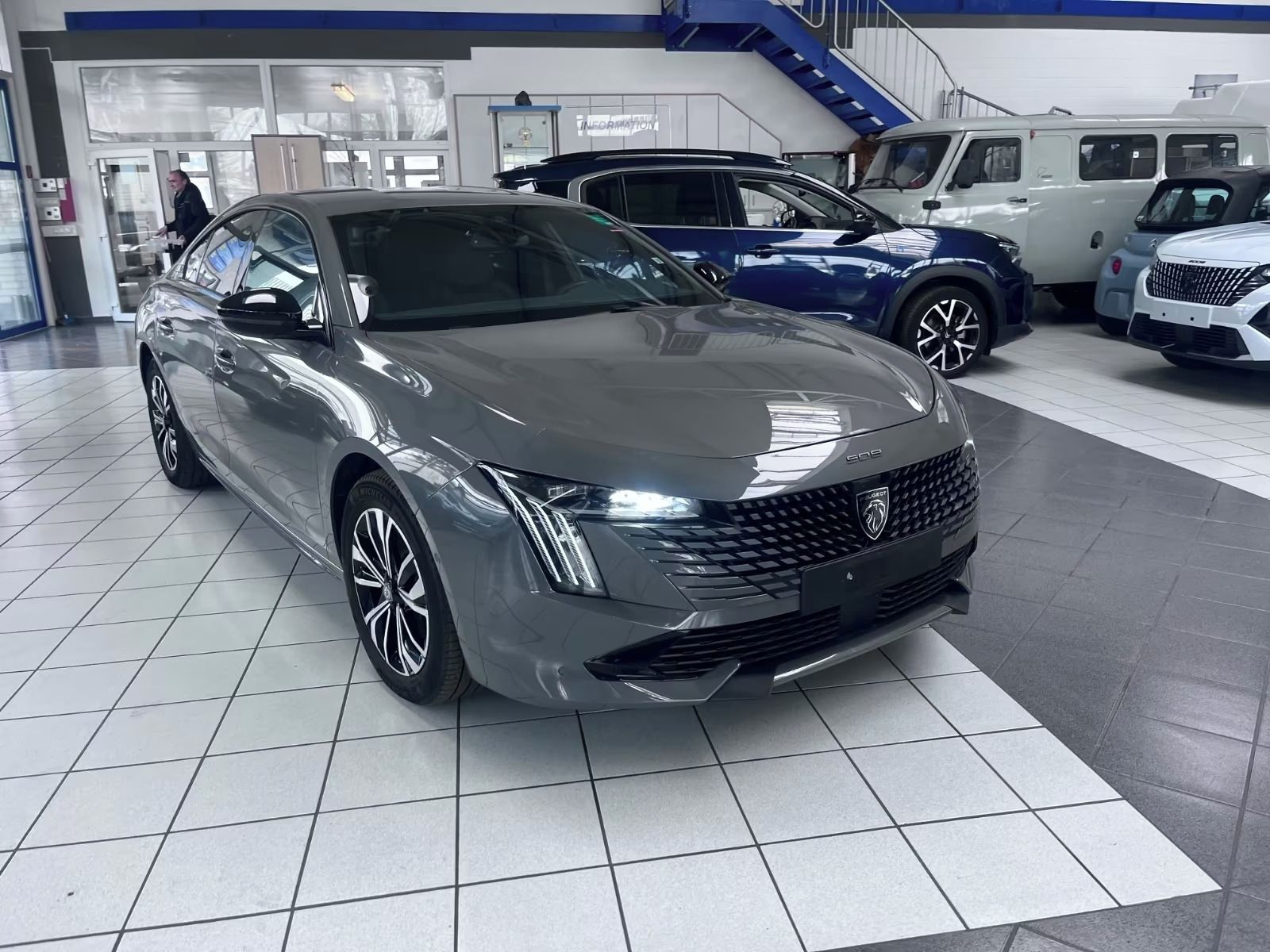 Peugeot 508, 1.6 Hybrid 225 Allure*360°* - fotka 3