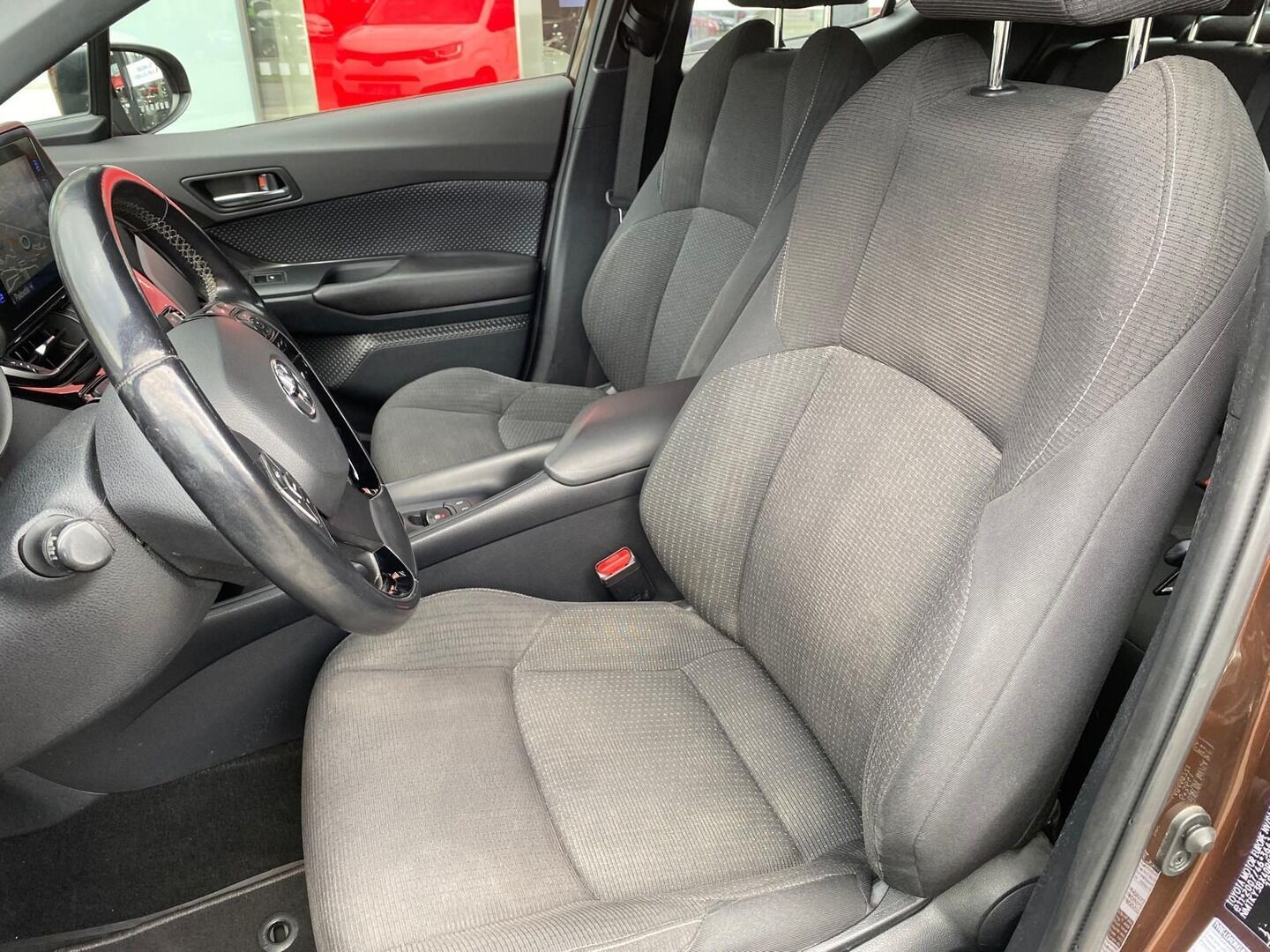 Toyota C-HR, 1.2 T Active - fotka 5