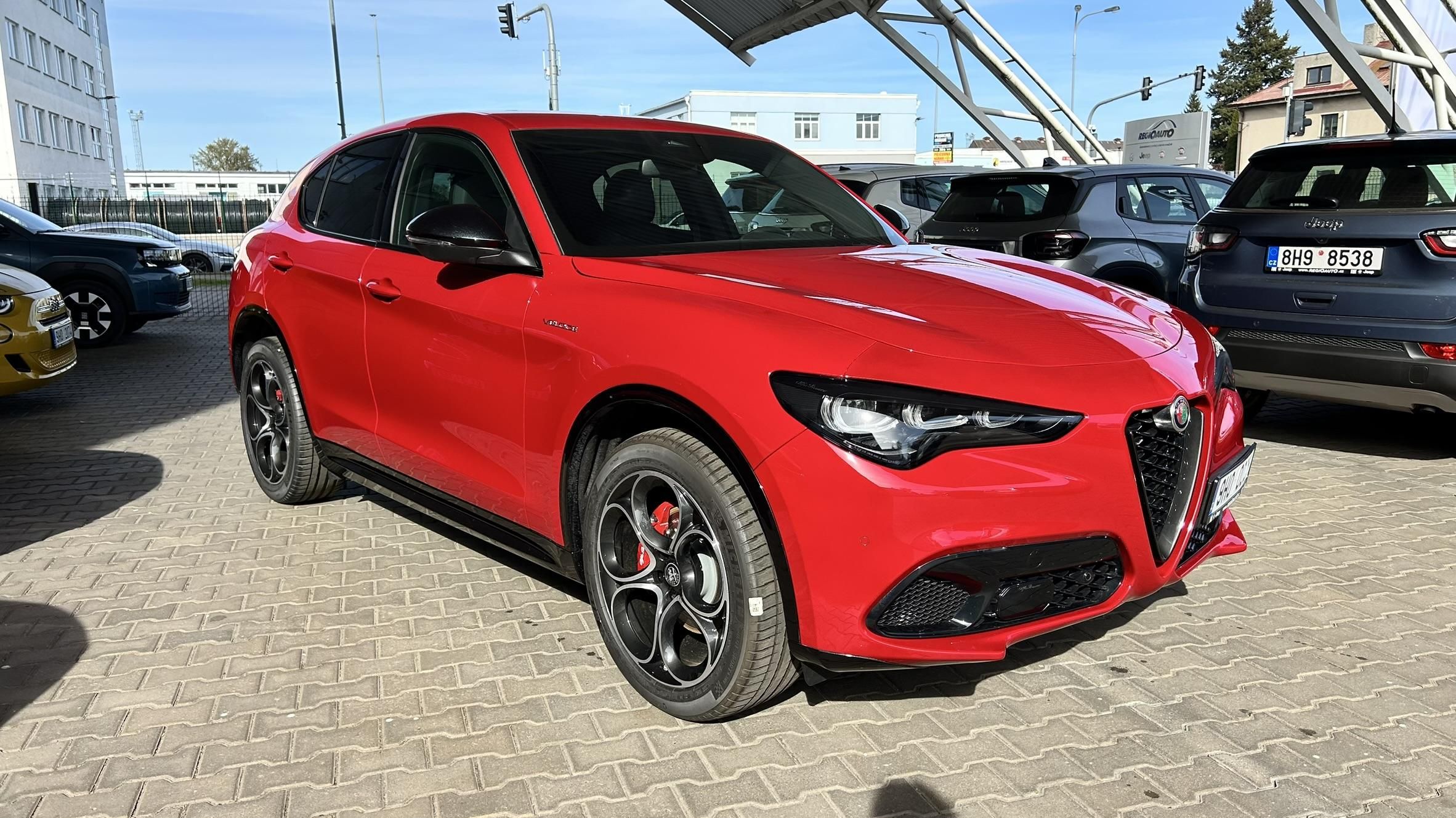 Alfa Romeo Stelvio, 2.0i 280k AWD Veloce - fotka 2