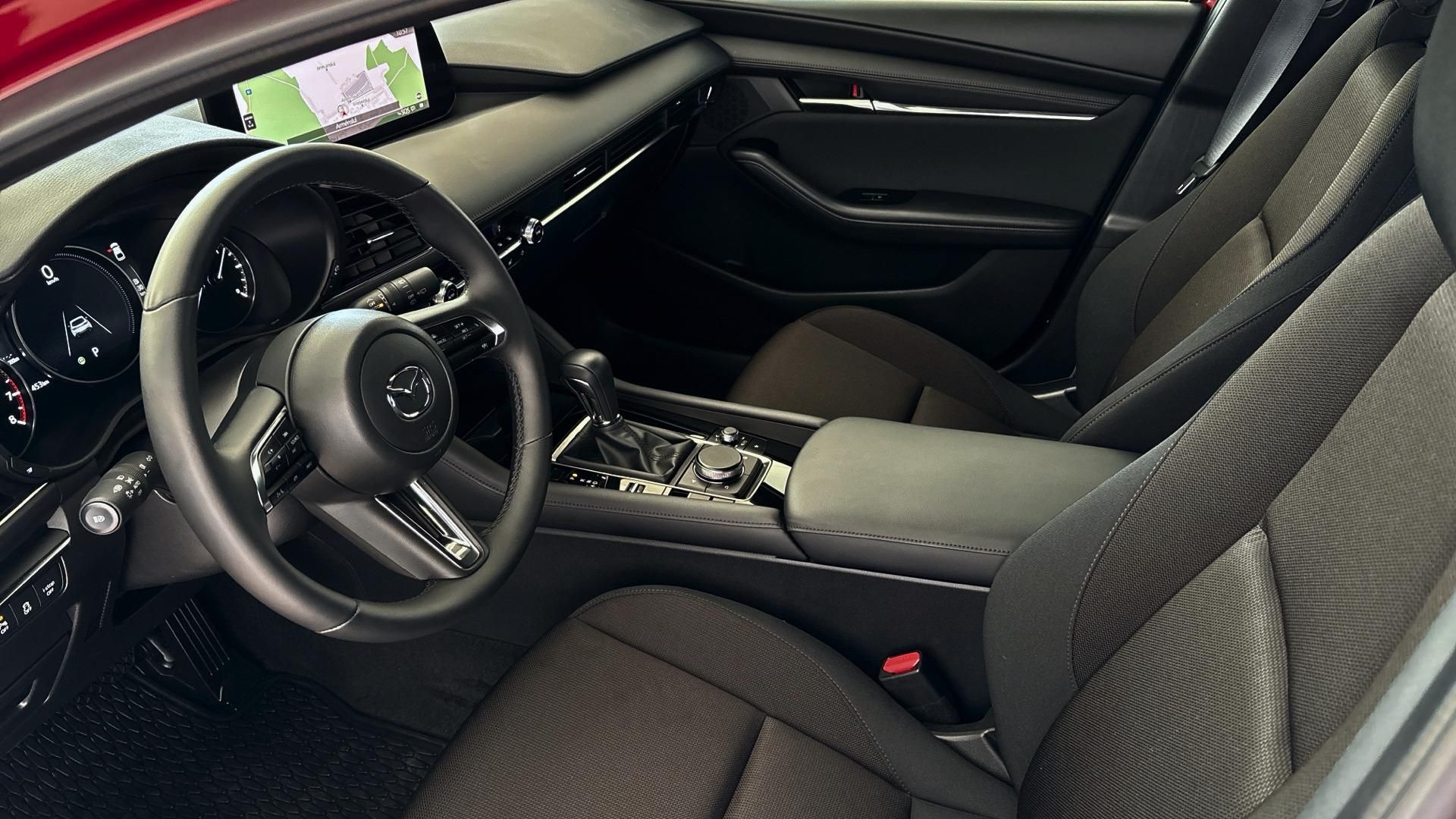 Mazda 3, G140 2.5 Centre-Line AT - fotka 6