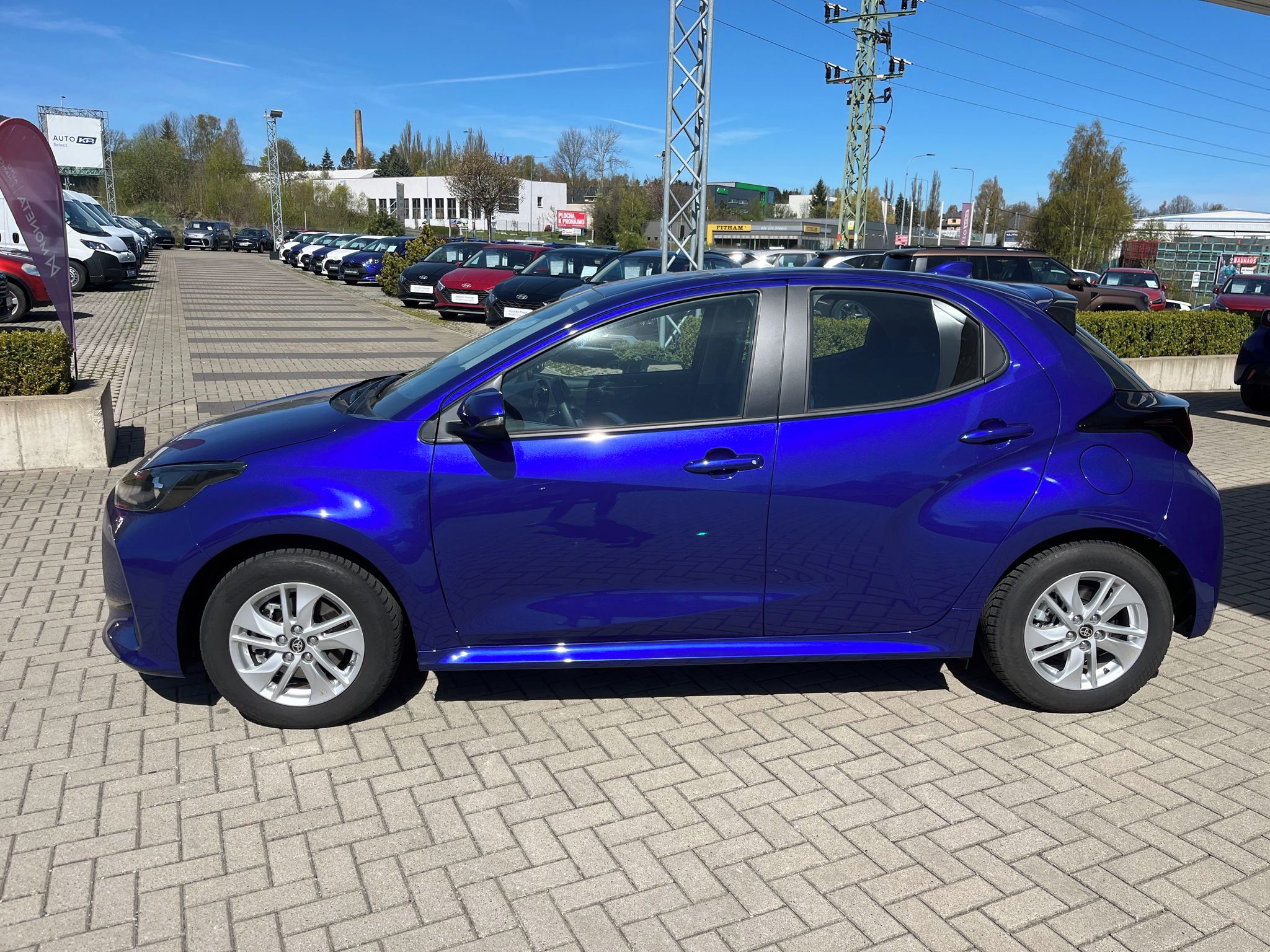 Toyota Yaris, 1.5 Hybrid e-CVT Comfort - fotka 3