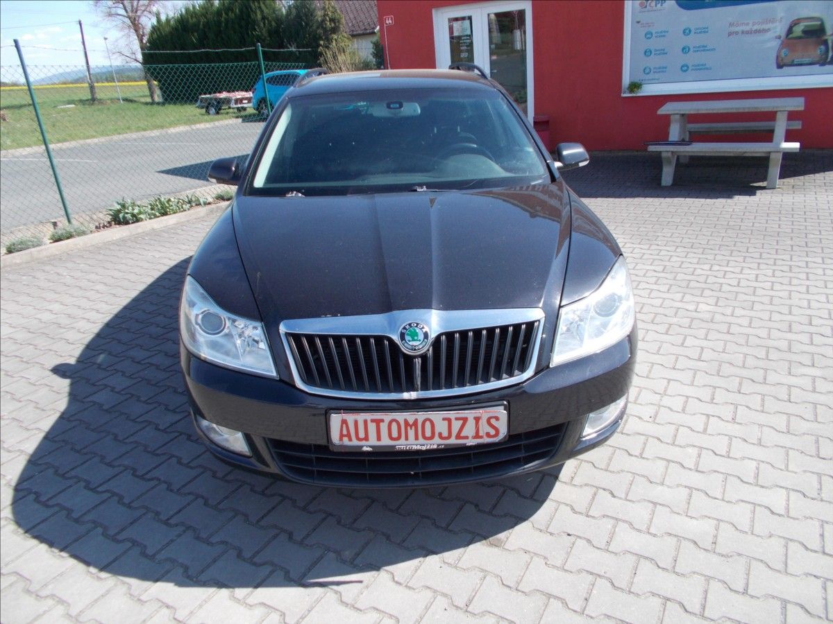 Škoda Octavia, 2,0 TDI XENONY NAVIGACE STK 4/ - fotka 3