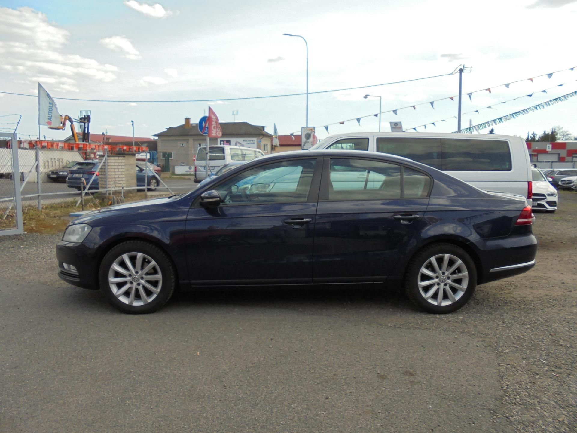 Volkswagen Passat, 1.4 TSI-90 kw- NAVI-8x AIRBAG - fotka 4