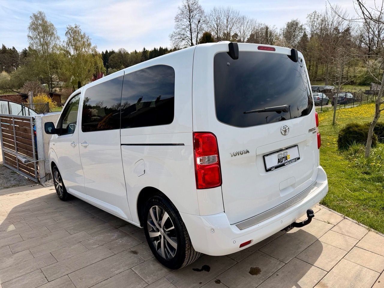 Toyota Proace, 130kW Automat 8.míst WEBASTO - fotka 3