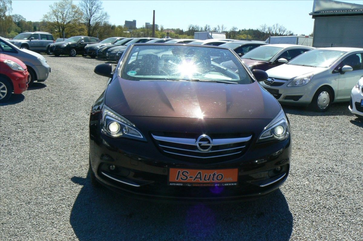 Opel Cascada, 1,4 Turbo 103 kw - fotka 3