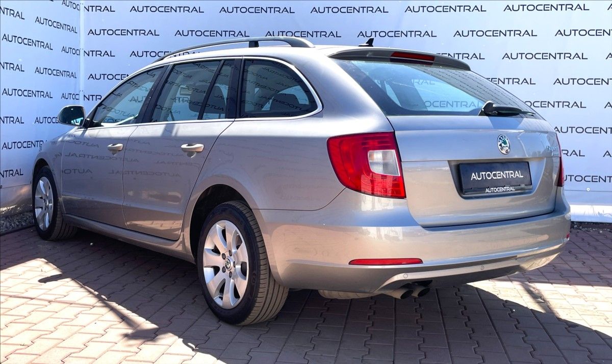 Škoda Superb, 1,6 TDi,77kW - fotka 6