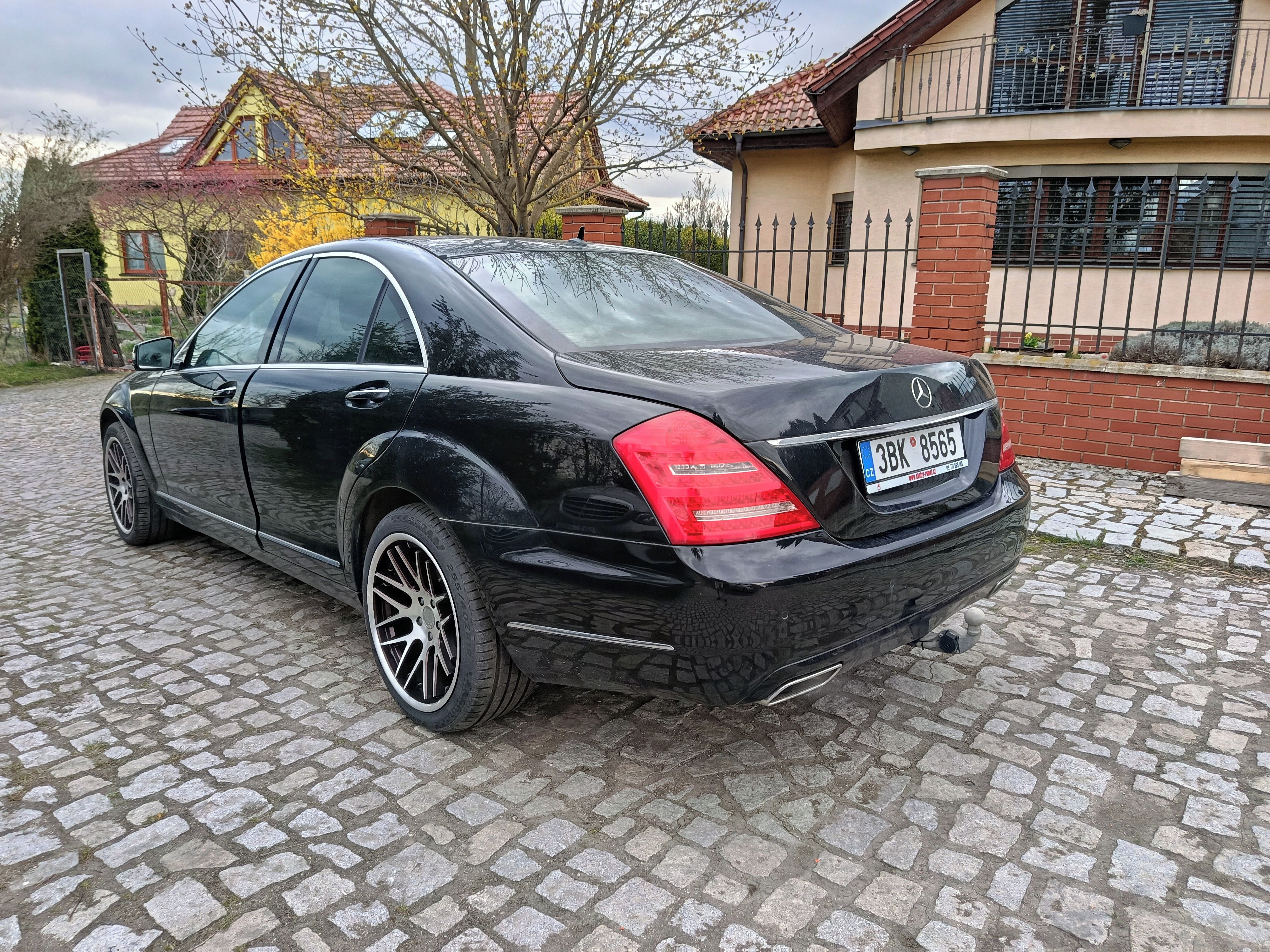 Mercedes-Benz Třídy S, BlueTec 4matic - fotka 4
