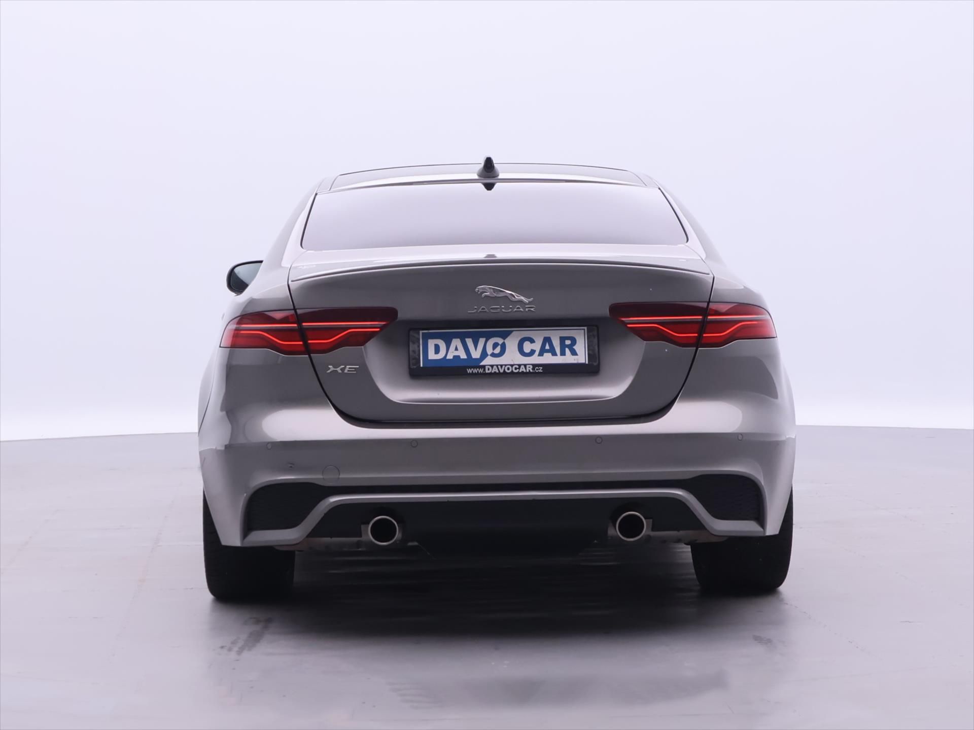 Jaguar XE, 2,0 P300 221kW R-Dynamic DPH - fotka 6