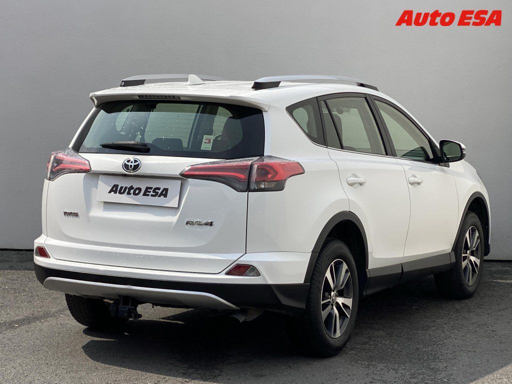Toyota Rav4, 2.0 D-4D,TZ,navi,kamera - fotka 4