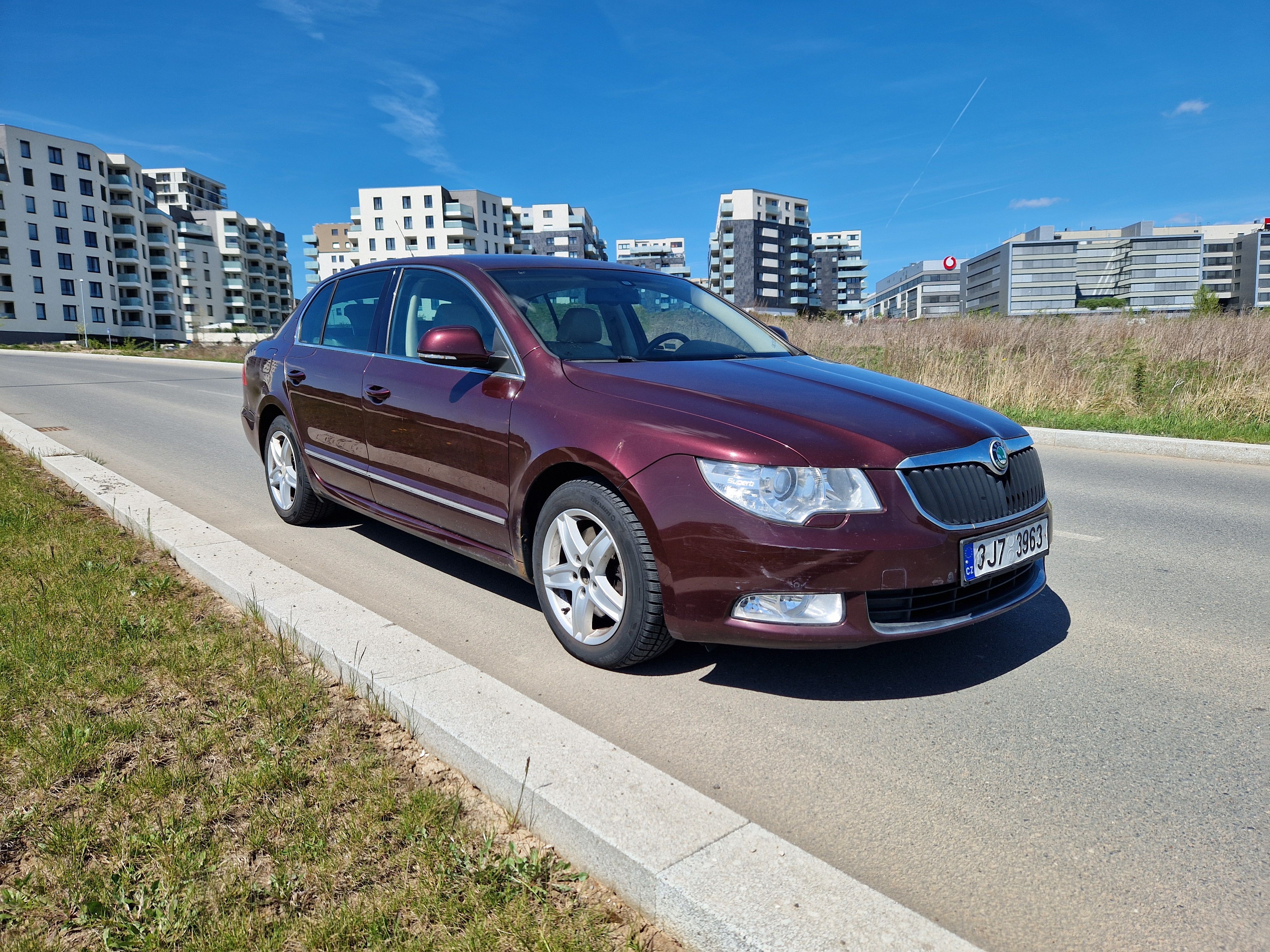 Škoda Superb, 2.0 TDI, DSG, kůže, STK 4/2027 - fotka 2