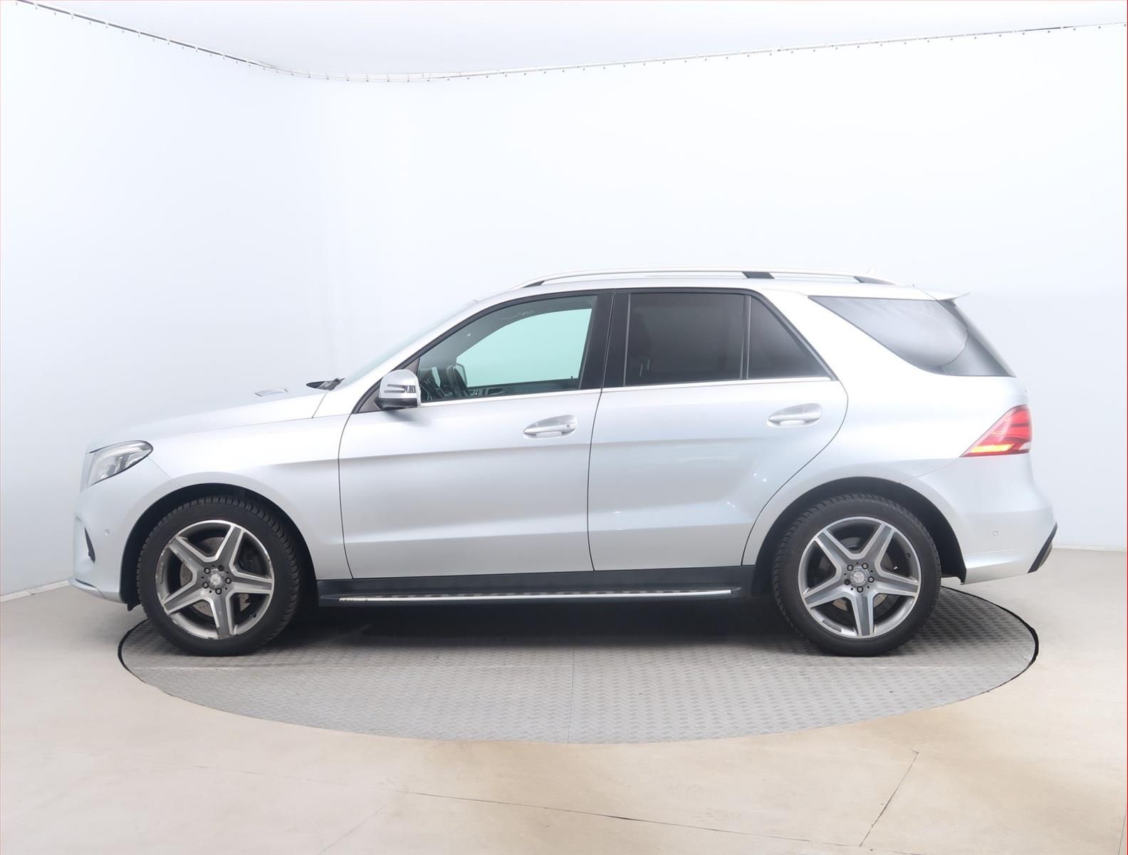 Mercedes-Benz GLE, 500, 4X4, Automat, Kůže - fotka 3