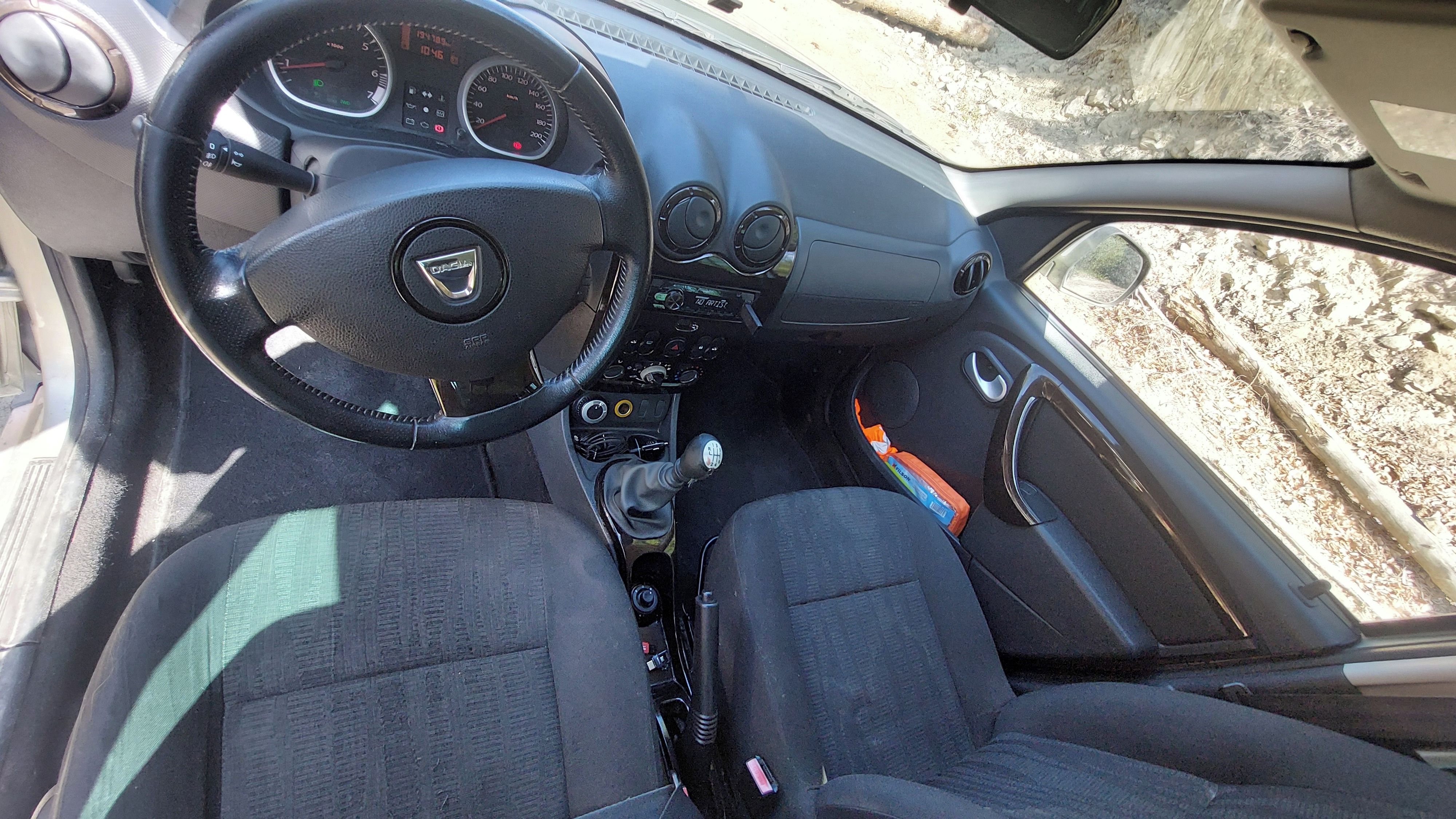 Dacia Duster, Dacia Duster 1.6, 4x4, benzín - fotka 6
