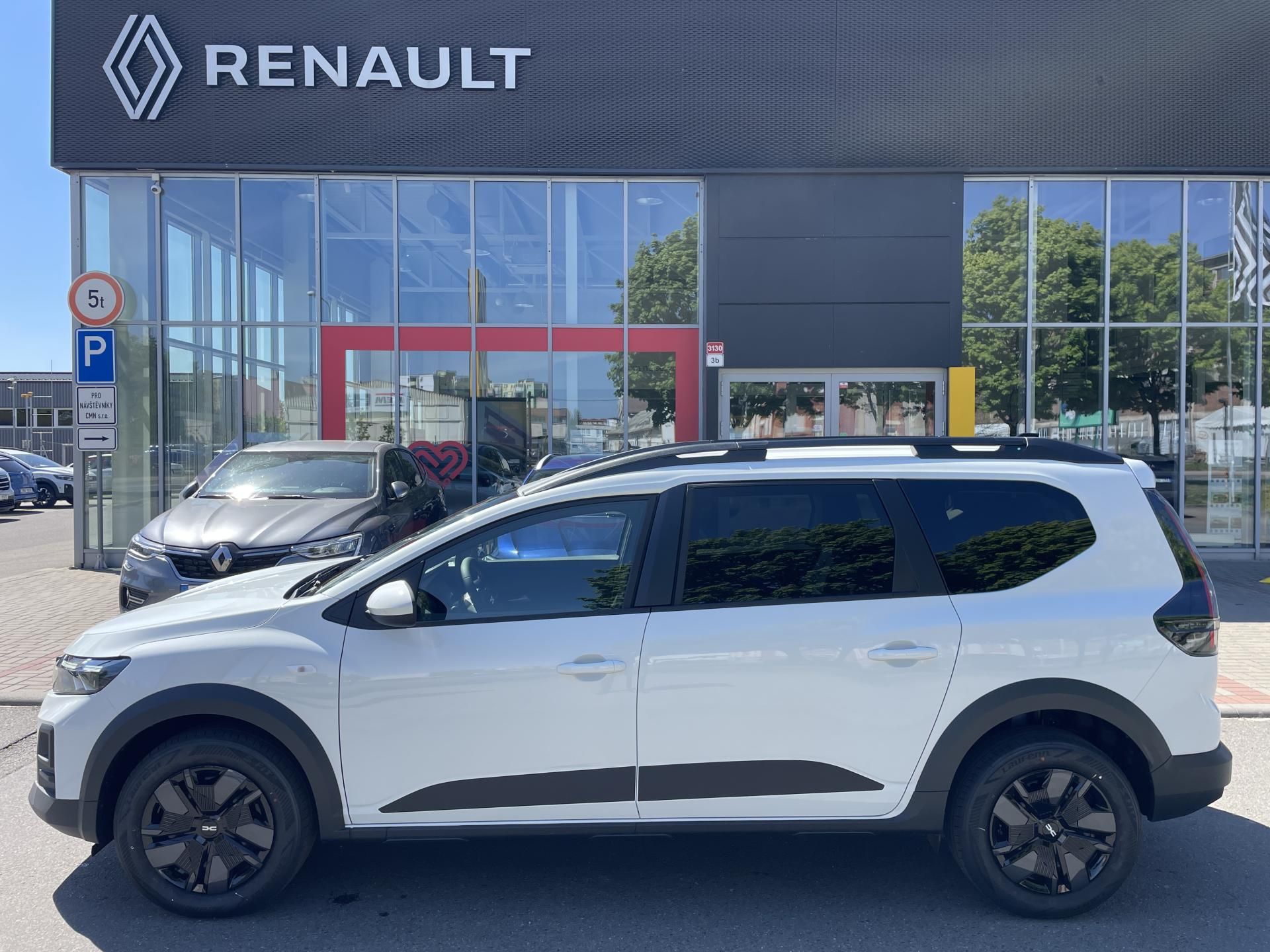 Dacia Jogger, Expression TCe 110 5 míst NOVÝ - fotka 2