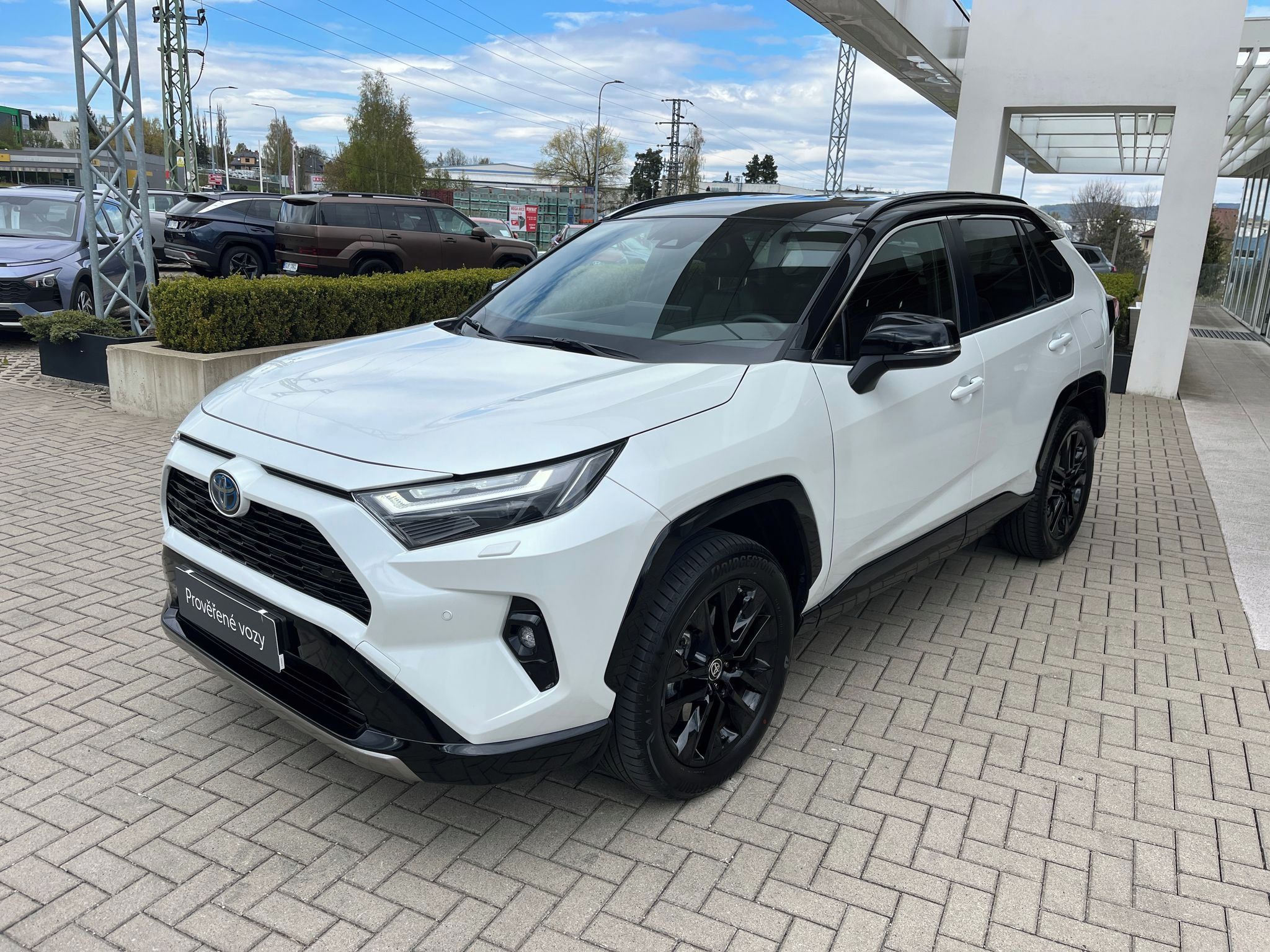 Toyota Rav4, 2.5 Hybrid e-CVT 4WD Selection - fotka 2