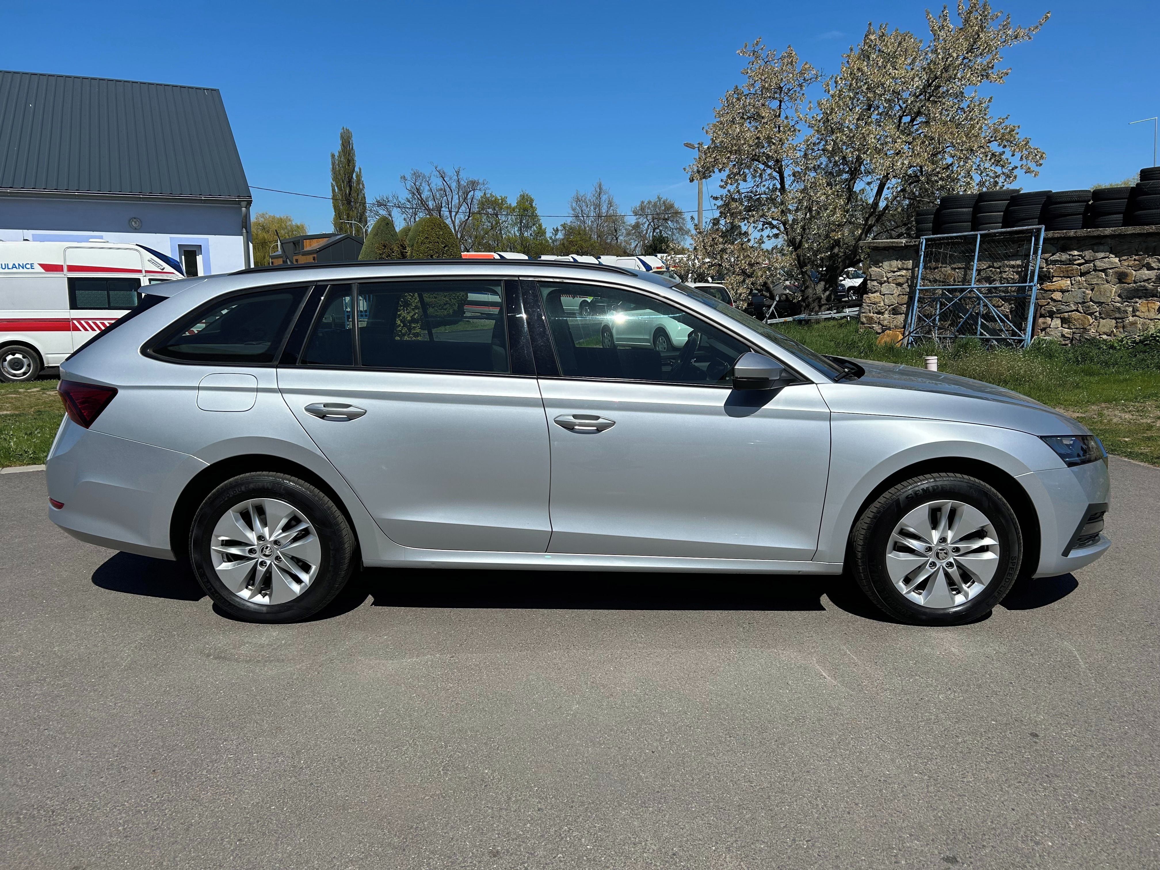 Škoda Octavia, 4 - 2.0 TDI 4x4 DSG 110kW - fotka 4