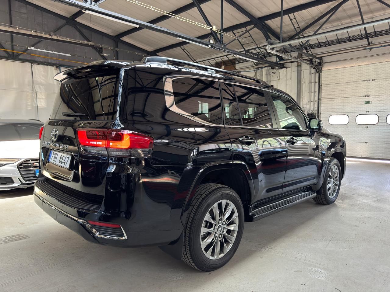 Toyota Land Cruiser, Toyota Land Cruiser 300 3.3D - fotka 6