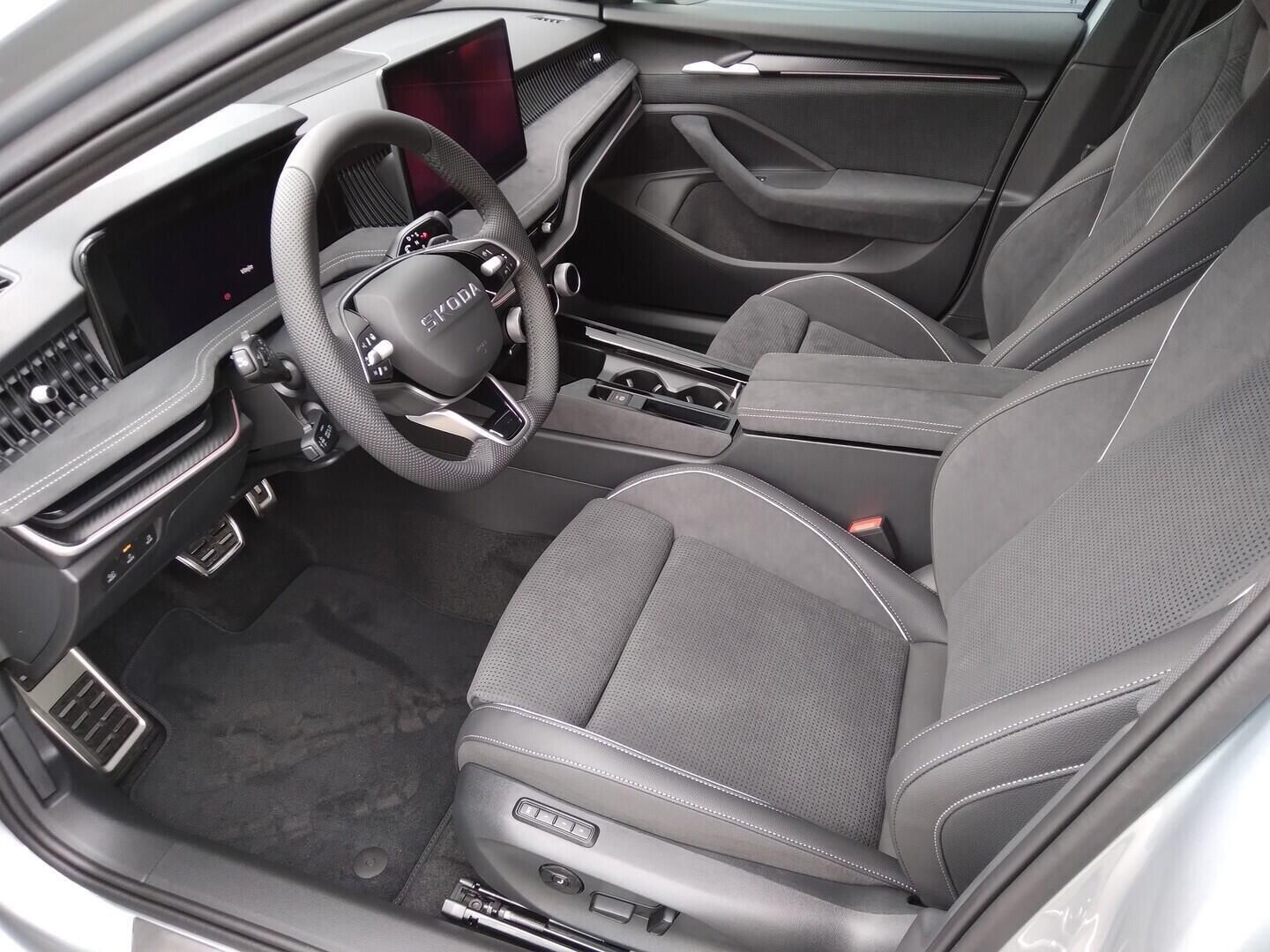 Škoda Superb, Combi Sportline 2,0 TDI 4x4 14 - fotka 6
