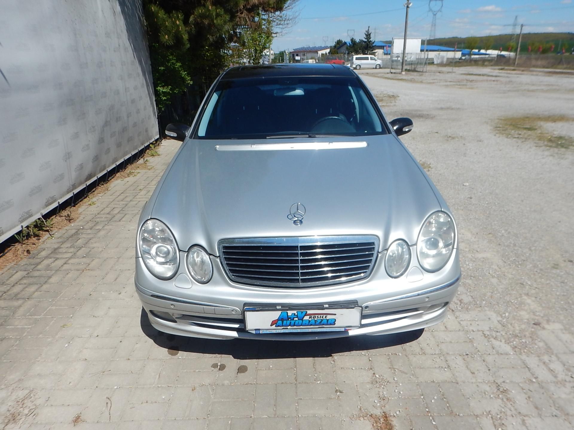 Mercedes-Benz Třídy E, E 350 4MATIC, DIGIKLIMA - fotka 3