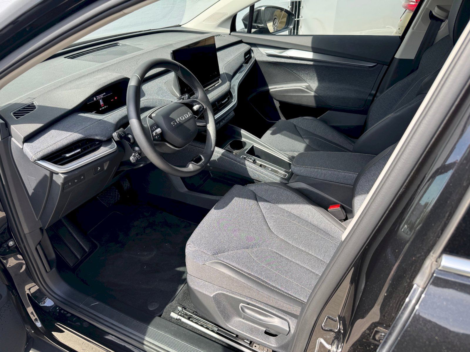 Škoda Elroq, 60 150 kW 63 kWh Selection - fotka 6