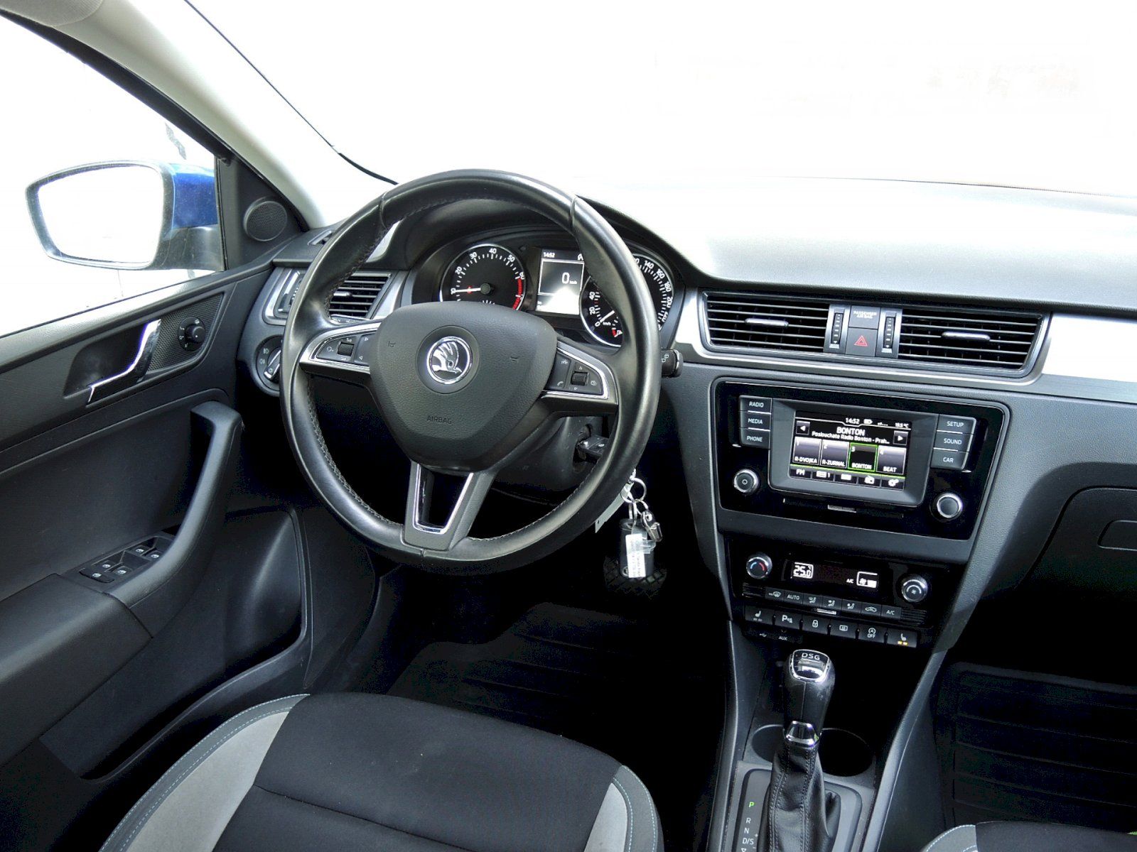 Škoda Rapid, Spaceback 1.2TSI 66kW DSG Ambi - fotka 5
