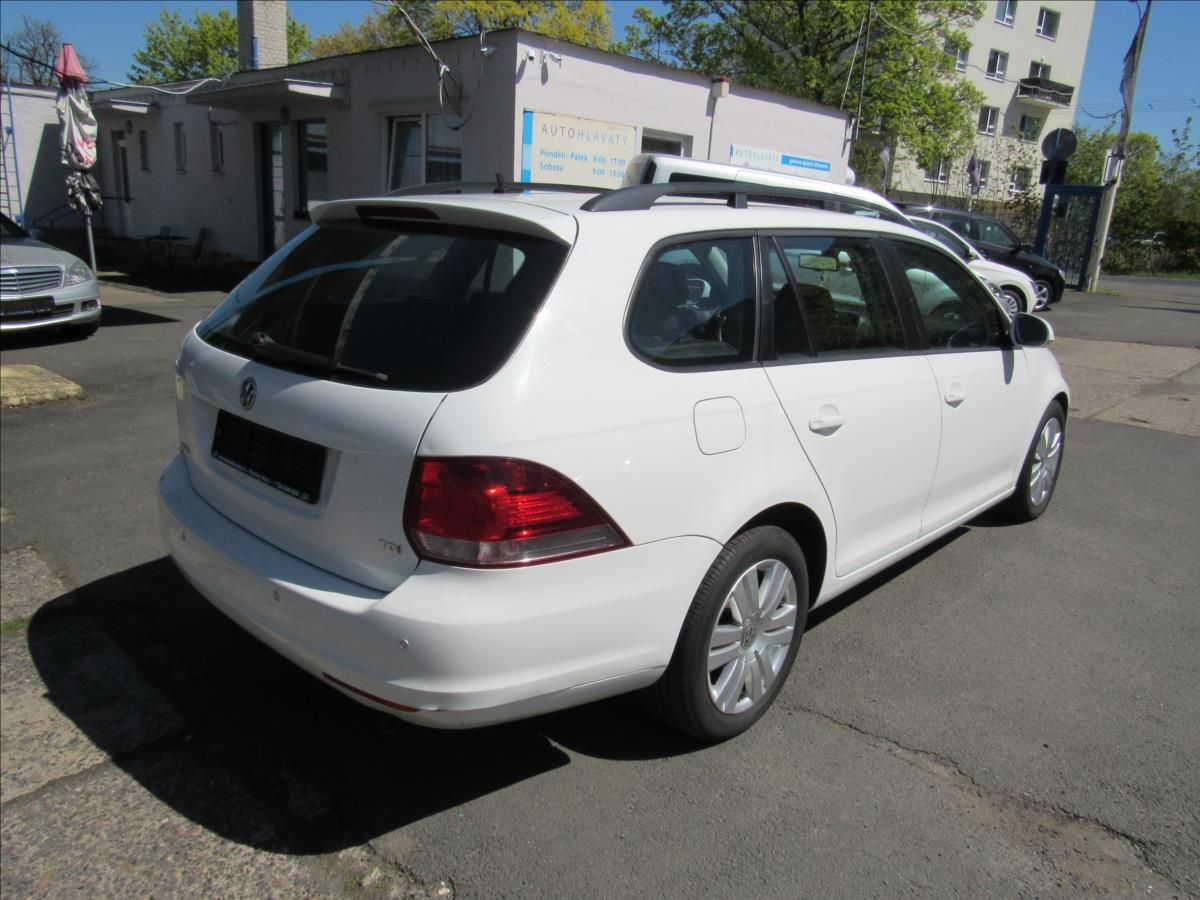 Volkswagen Golf, 1,6 TDi 77kW Variant - fotka 6