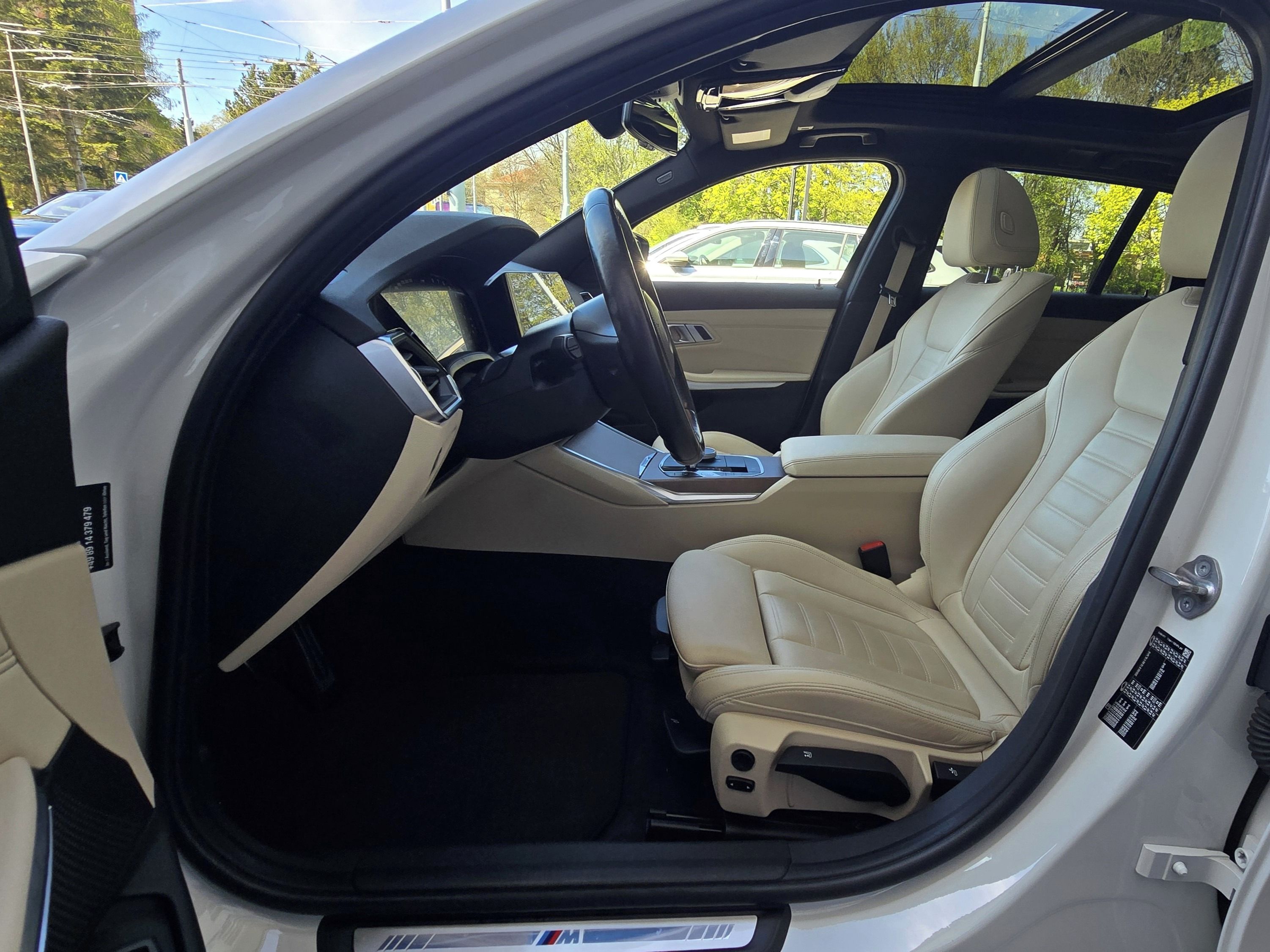 BMW Řada 3, 2.0D Touring Aut. M Sport DPH - fotka 4