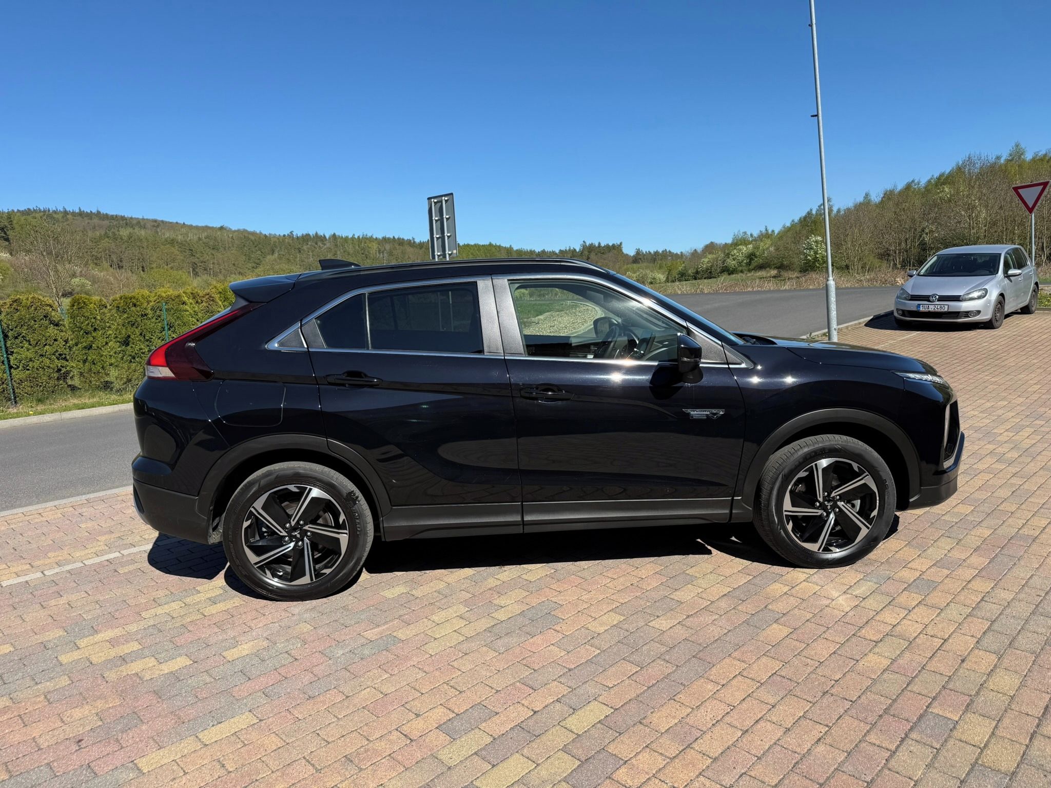Mitsubishi Eclipse Cross, 2.4 PHEV 138kW 4x4 ZÁRUKA - fotka 6