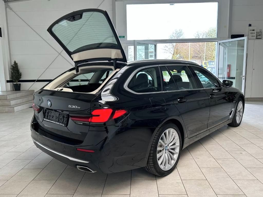 BMW Řada 5, 530 e Touring Aut Luxury Line - fotka 2