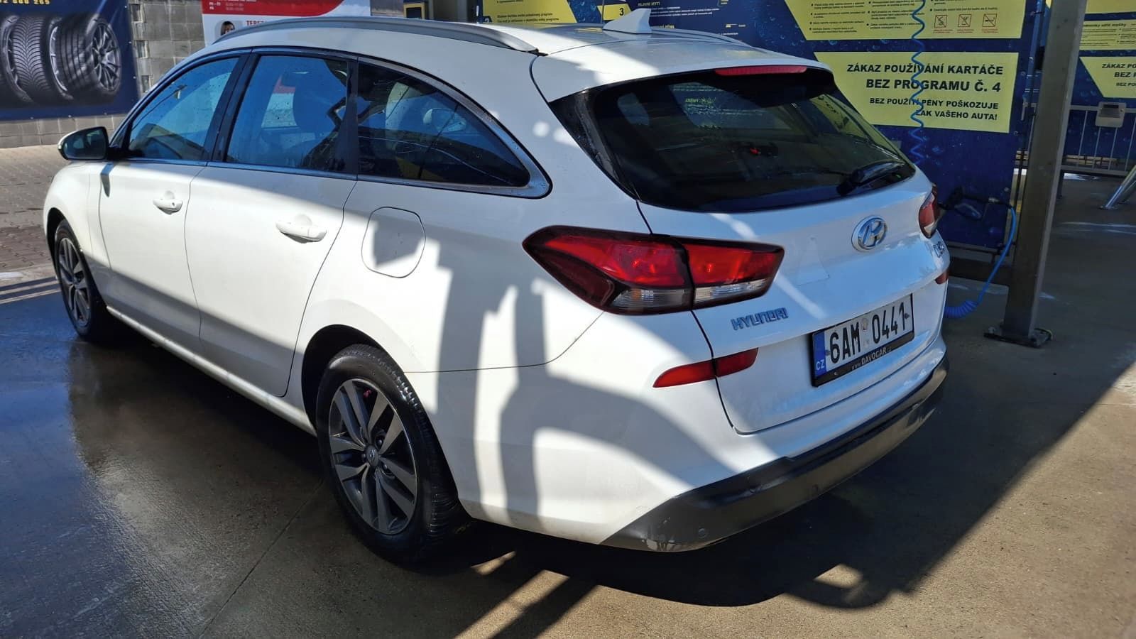 Hyundai i30, na splátky všem- top  výbava - fotka 3